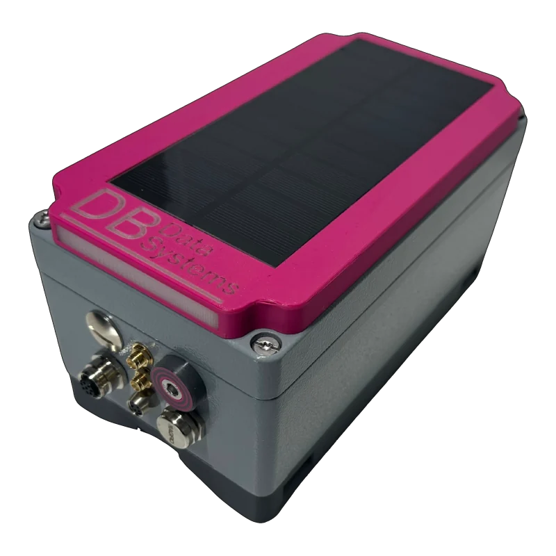 Freigestelltes DBDS-x mit integriertem Solarpanel und Anschlüssen